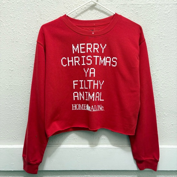 Home Alone "Merry Christmas Ya Filthy Animal" Cropped Red Sweatshirt NWOT Large - Picture 1 of 3
